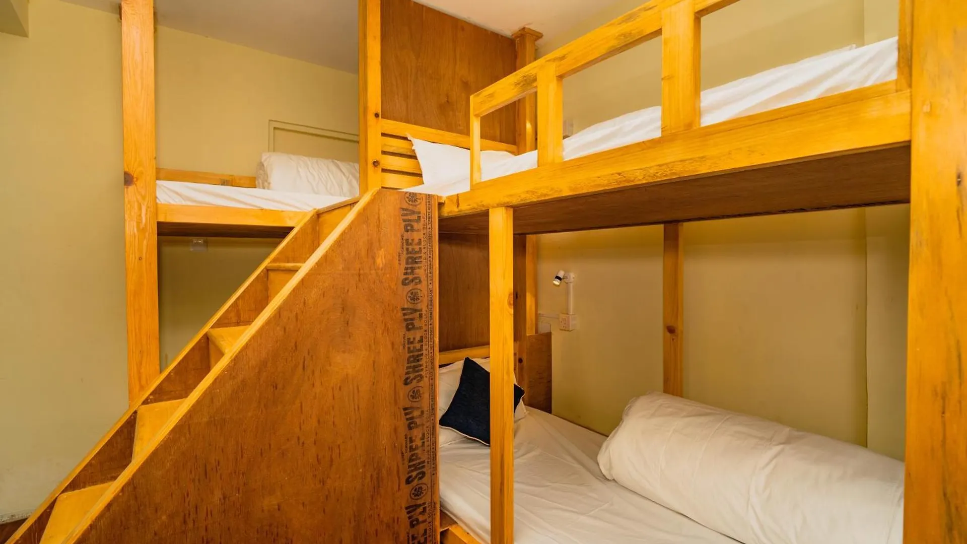 Aashraya Home Hostel كاتماندو